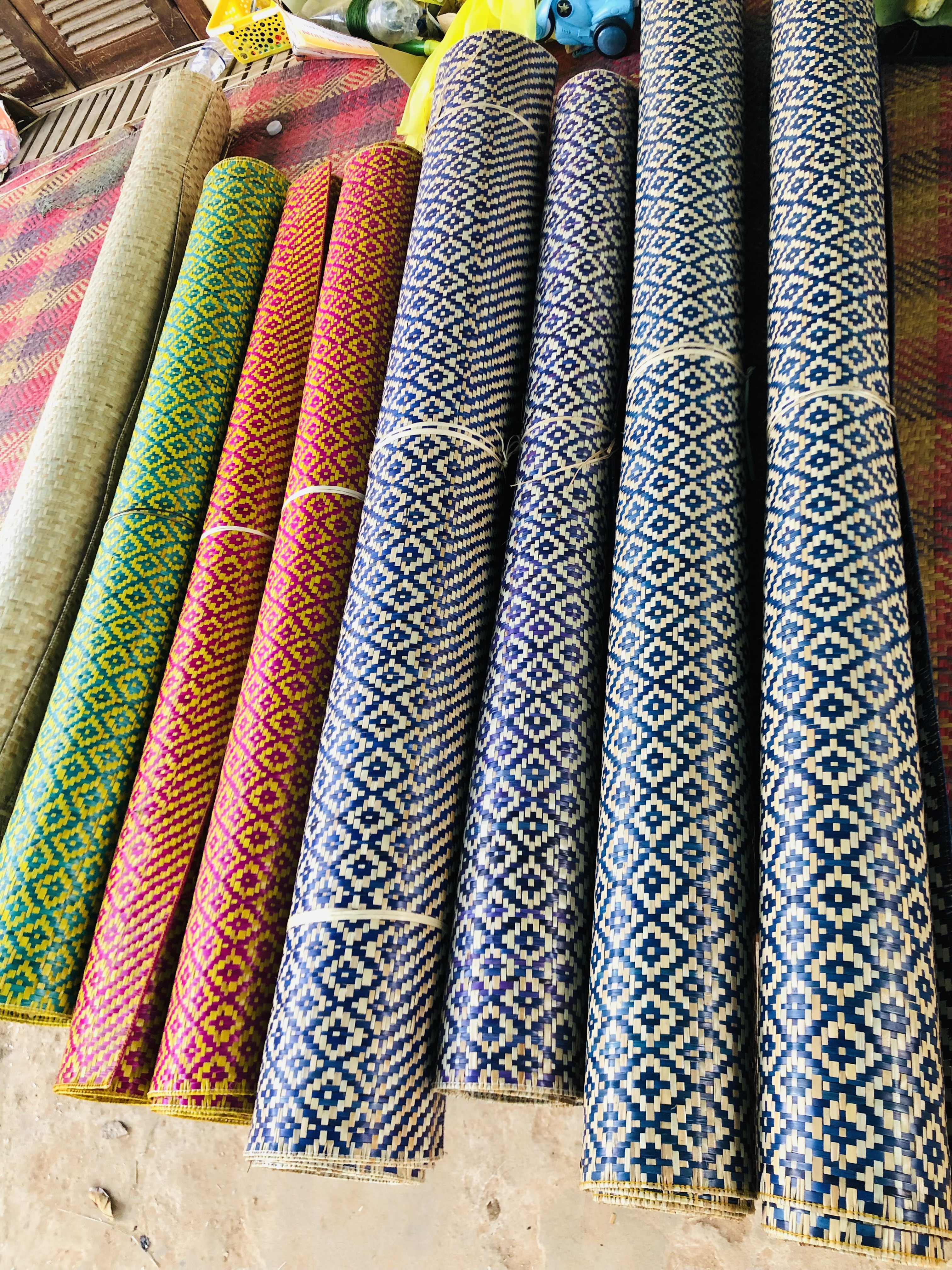 កន្ទេលផ្អាវ