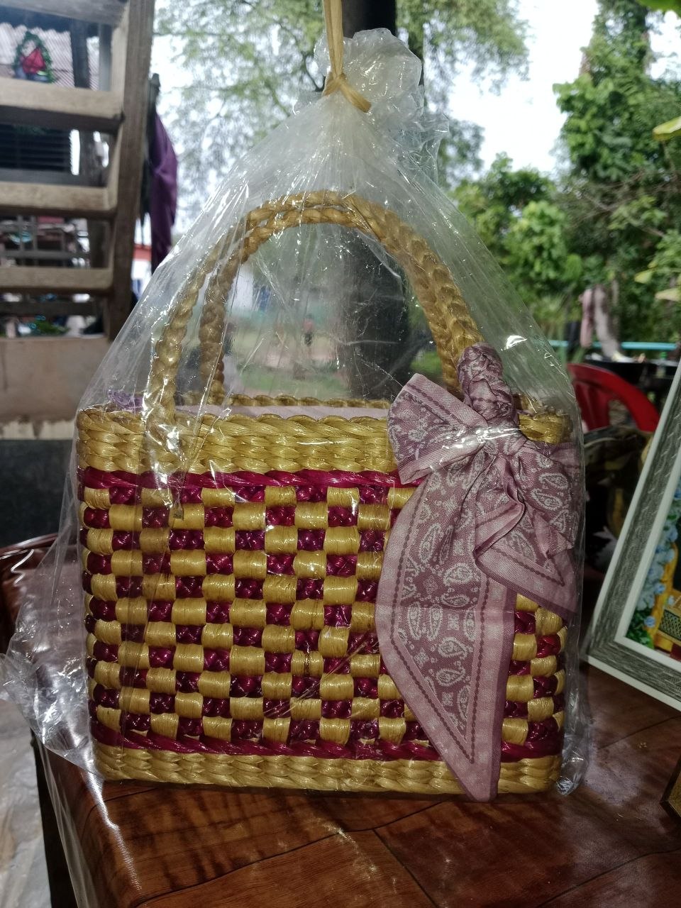 កាបូបយួរដៃ